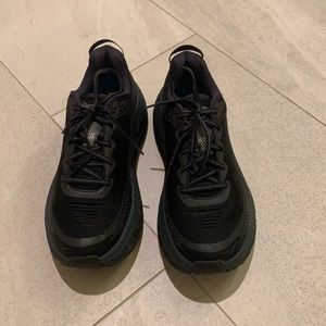 Black Hoka Bondi 5s—Size 10.5– good condition!